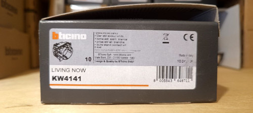 Розетка, 2M, цвет- белый, 16 А - 250 В переменного тока, 2P+T немецкий стандарт, Bticino, Living Now, KW4141